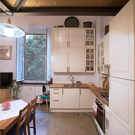 Pesto Guest House Genova Esterno foto
